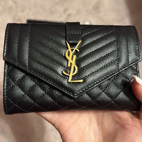 Authentic Saint Laurent Envelope Small YSL Flap Wallet in Grained Leather - Picture 6 of 9